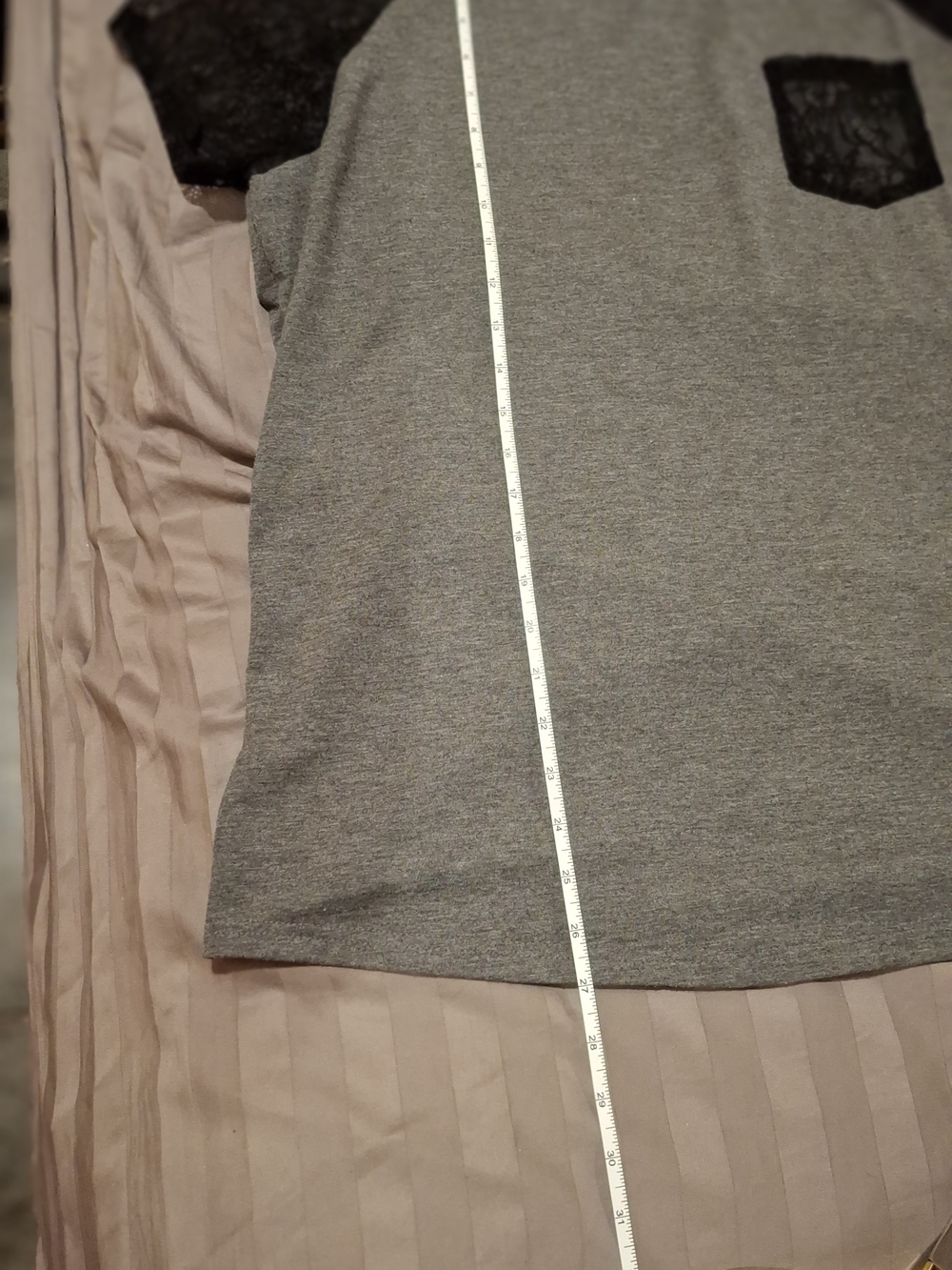 Women's Gray Short Sleeve Tee with Black Lace S)rre<uuum¹Pocket, Plus Size - Picture 5 of 10
